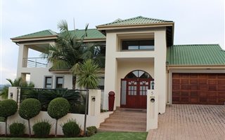 3 Bedroom House in Kosmos Ridge