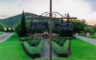 813 m² Land available in Estate D Afrique