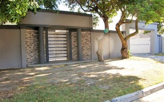 3 Bedroom House in Bothasig