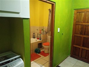 Bachelor apartment in Lotus Gardens