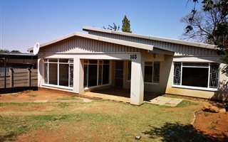 4 Bedroom House in Uitsig