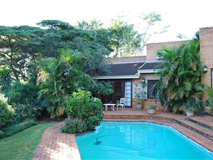 5 Bed House in Montrose