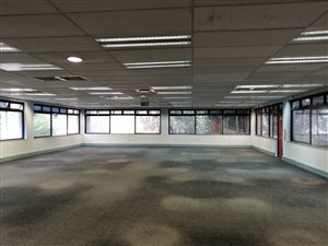 1064 m² Office Space in Woodmead