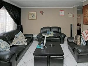 2 Bed Simplex in Turffontein