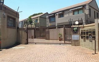 3 Bedroom Cluster in Buurendal