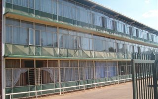 0.5 Bedroom Apartment in Queenswood
