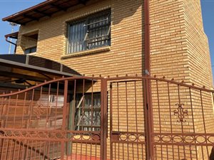 5 Bed House in Jabavu