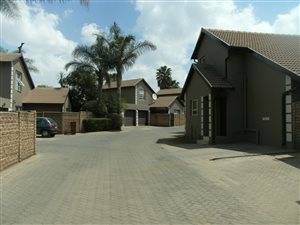 3 Bed Cluster in Pomona