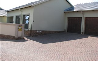 2 Bedroom Simplex in Valleyview Estate