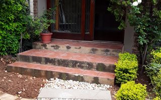 1 Bedroom Garden Cottage in Greenside
