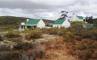 997 m² Land available in De Rust
