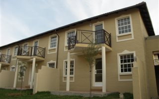 2 Bedroom Townhouse in Moffat View
