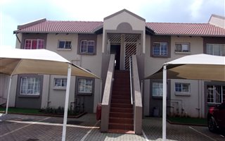 2 Bedroom Flat in The Hill