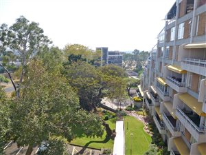 2 Bed Apartment in Groenkloof