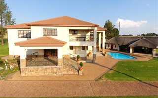 36 ha Farm in Hartzenbergfontein