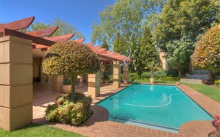 2 Bedroom Apartment in Melrose Estate