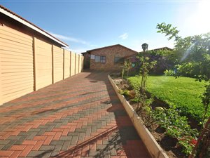3 Bed House in Lennoxton