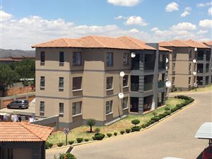 3 Bed Apartment in Germiston South