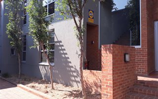 114 m² Commercial space in Lynnwood
