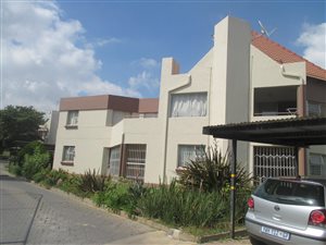 2 Bed Townhouse in Bedfordview