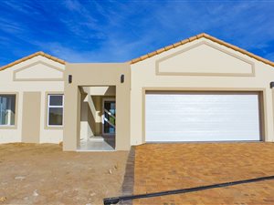 3 Bed House in Langebaan Country Estate