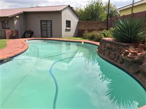 3 Bed House in Kanonkop