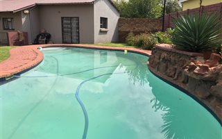 3 Bedroom House in Kanonkop