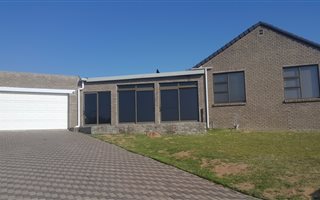 4 Bedroom House in Langebaan Central