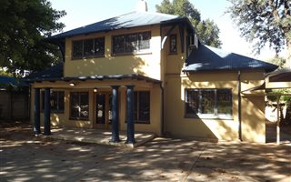 300 m² Office Space in Sunnyside