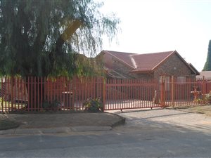 3 Bed House in Waldrift