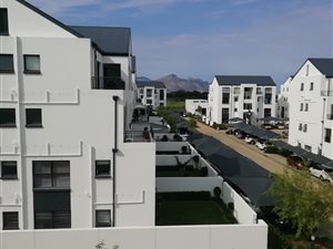 2 Bed Apartment in Strand North