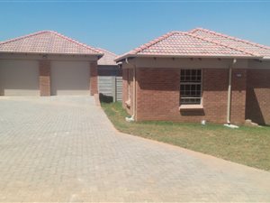 3 Bed House in Thatch Hill Estate