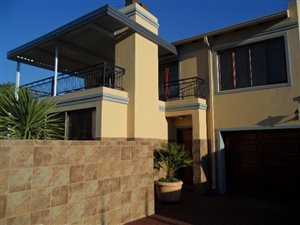 3 Bed Duplex in Secunda