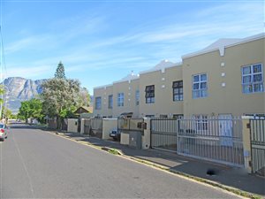 3 Bed Apartment in Harfield Village
