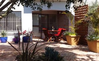 1 Bedroom Apartment in Bloubergstrand
