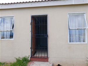 2 Bed Townhouse in Pelikan Park