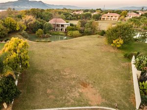 885 m² Land available in Westlake Estate