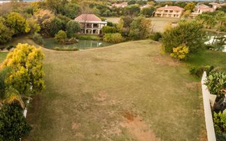 885 m² Land available in Westlake Estate