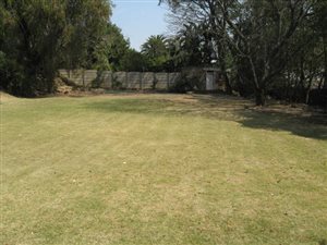 1100 m² Land available in Linksfield