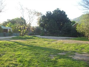 230 m² Land available in Franschhoek