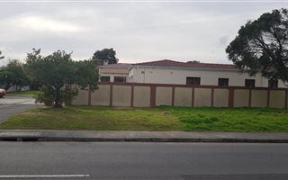 8 Bedroom House in Belhar