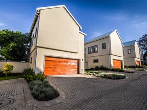 3 Bed House in Bryanston