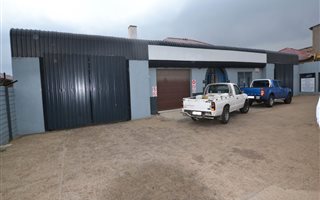 700 m² Industrial space in Primrose