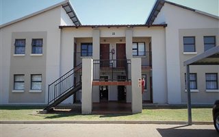 3 Bedroom Apartment in Waterval East