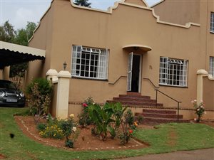 2 Bed Townhouse in Helderkruin