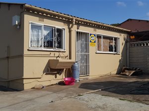 2 Bed House in Caneside