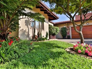 3 Bed Simplex in Izinga Estate