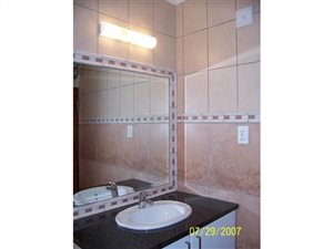 2 Bed Apartment in Carlswald North Estate