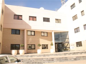 390 m² Commercial space in Midridge Park