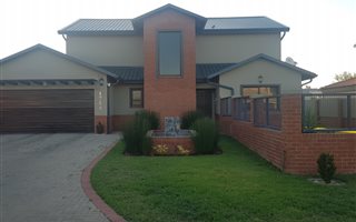 3 Bedroom House in Akasia